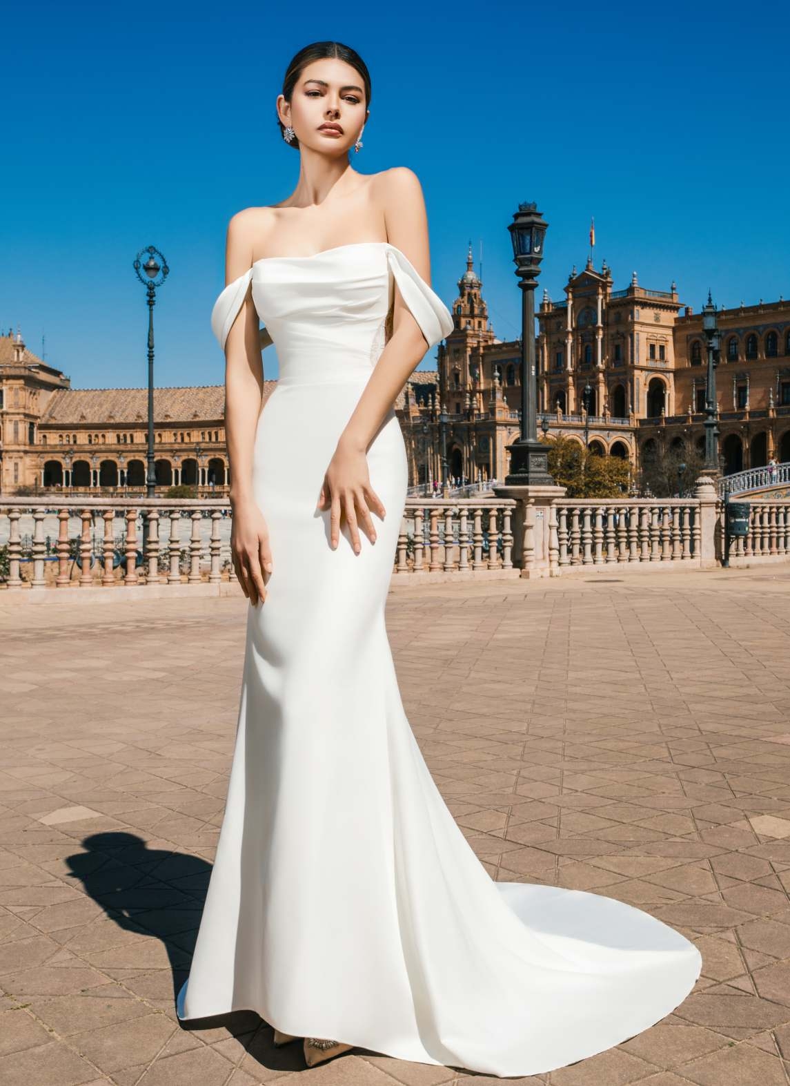 Vestido de novia 779 de Alma Couture