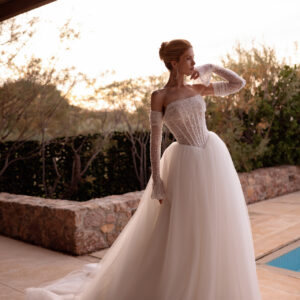 Vestido de novia estilo princesa tul y corsé 1574 de Demetrios