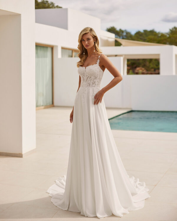 Vestido de novia evasé en georgette 1N113 Sami de Adriana Alier