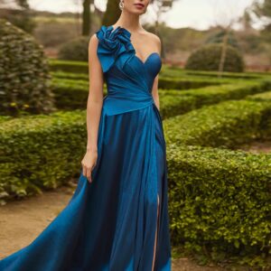 Vestido de fiesta en tafetán azul 1J66 de Marfil Barcelona