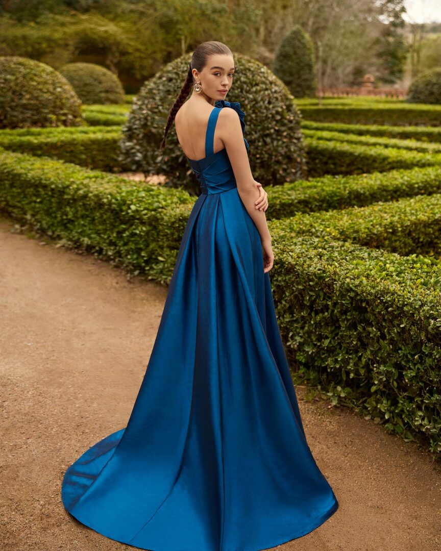 Vestido de fiesta en tafetán azul 1J66 de Marfil Barcelona - Imagen 3