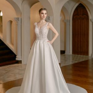 Vestido de novia falda lisa y cuerpo bordado 610 de Alma Couture