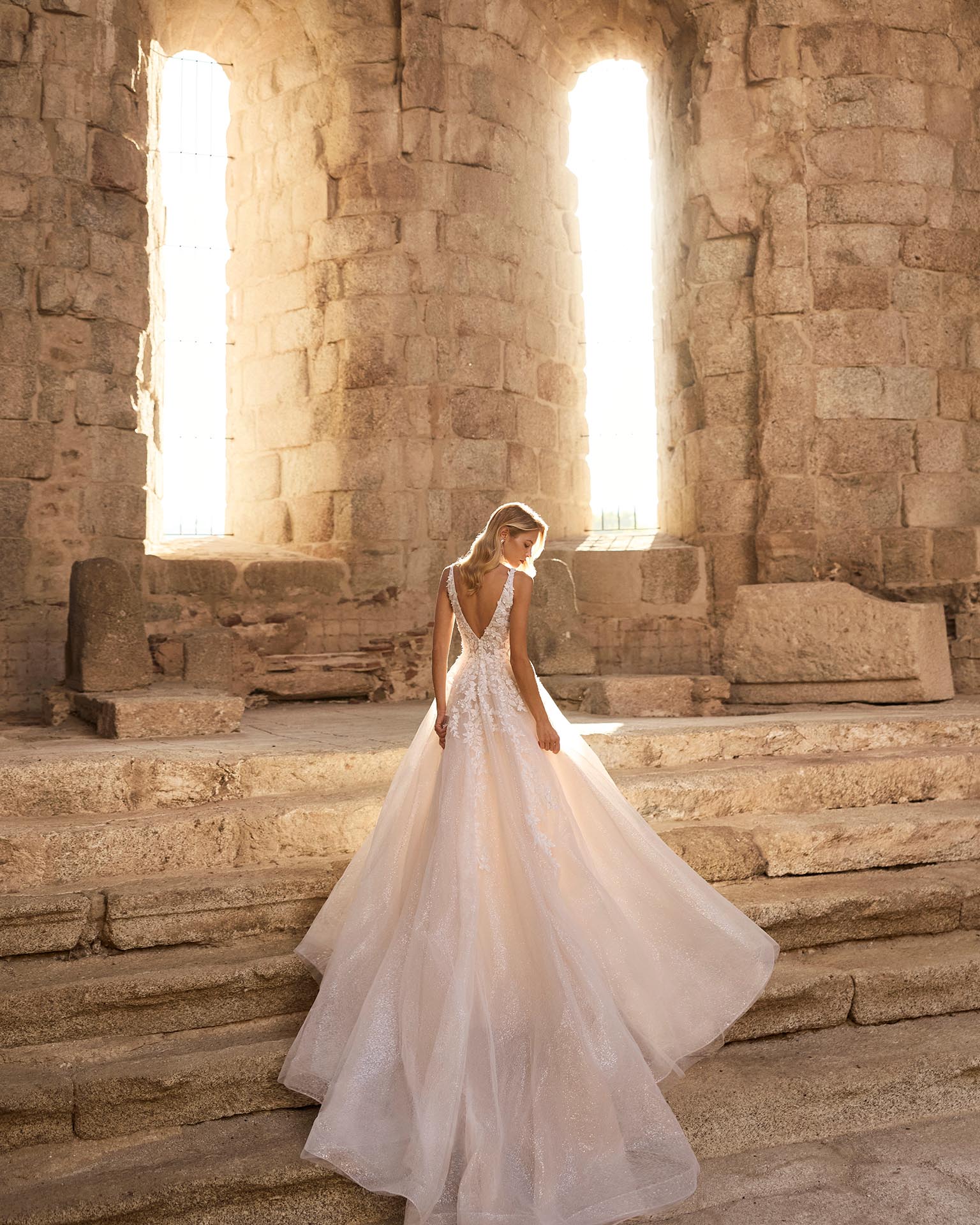 Vestido de novia línea A de tul glitter 2N129 Perseo de Adriana Alier - Imagen 4
