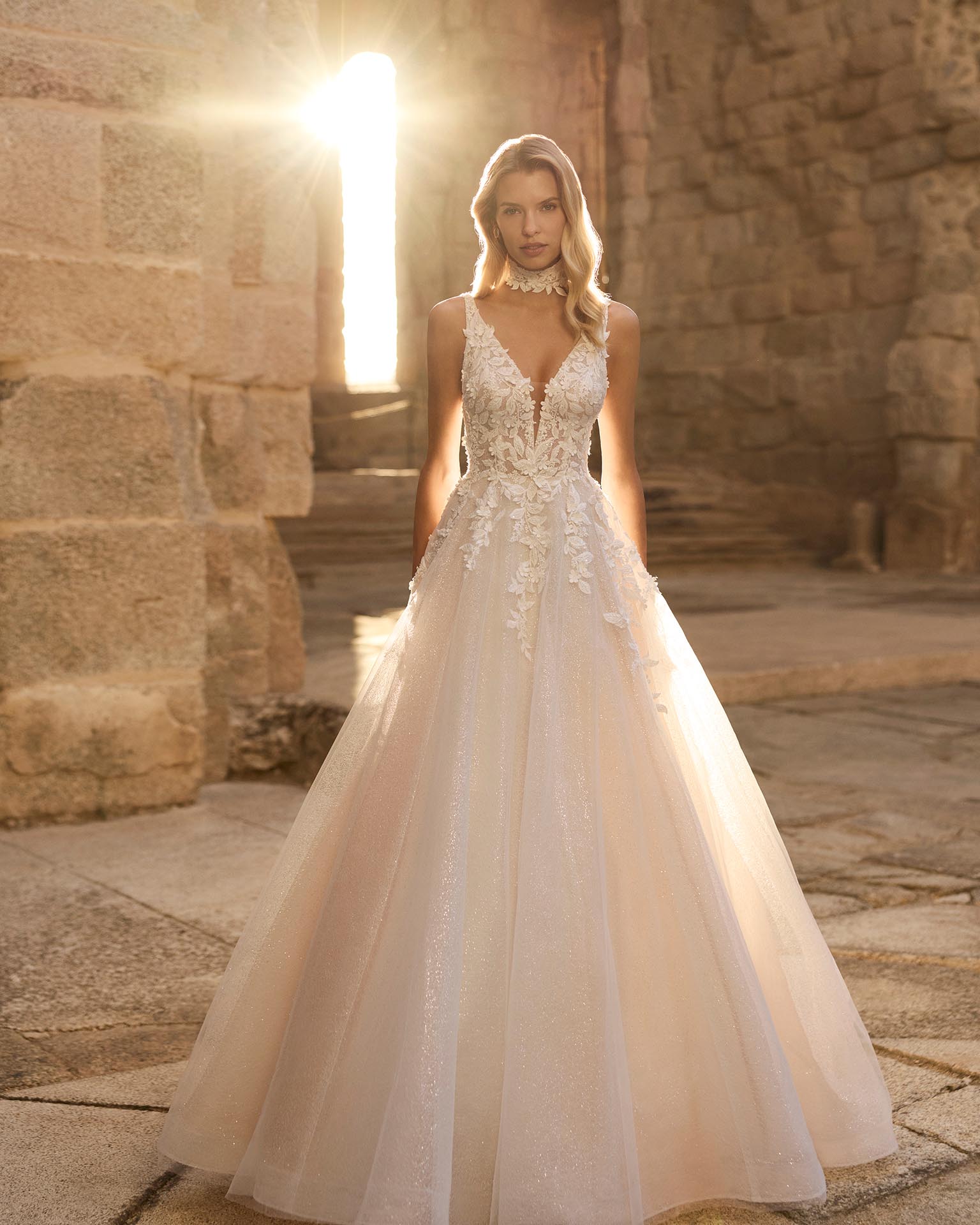 Vestido de novia línea A de tul glitter 2N129 Perseo de Adriana Alier