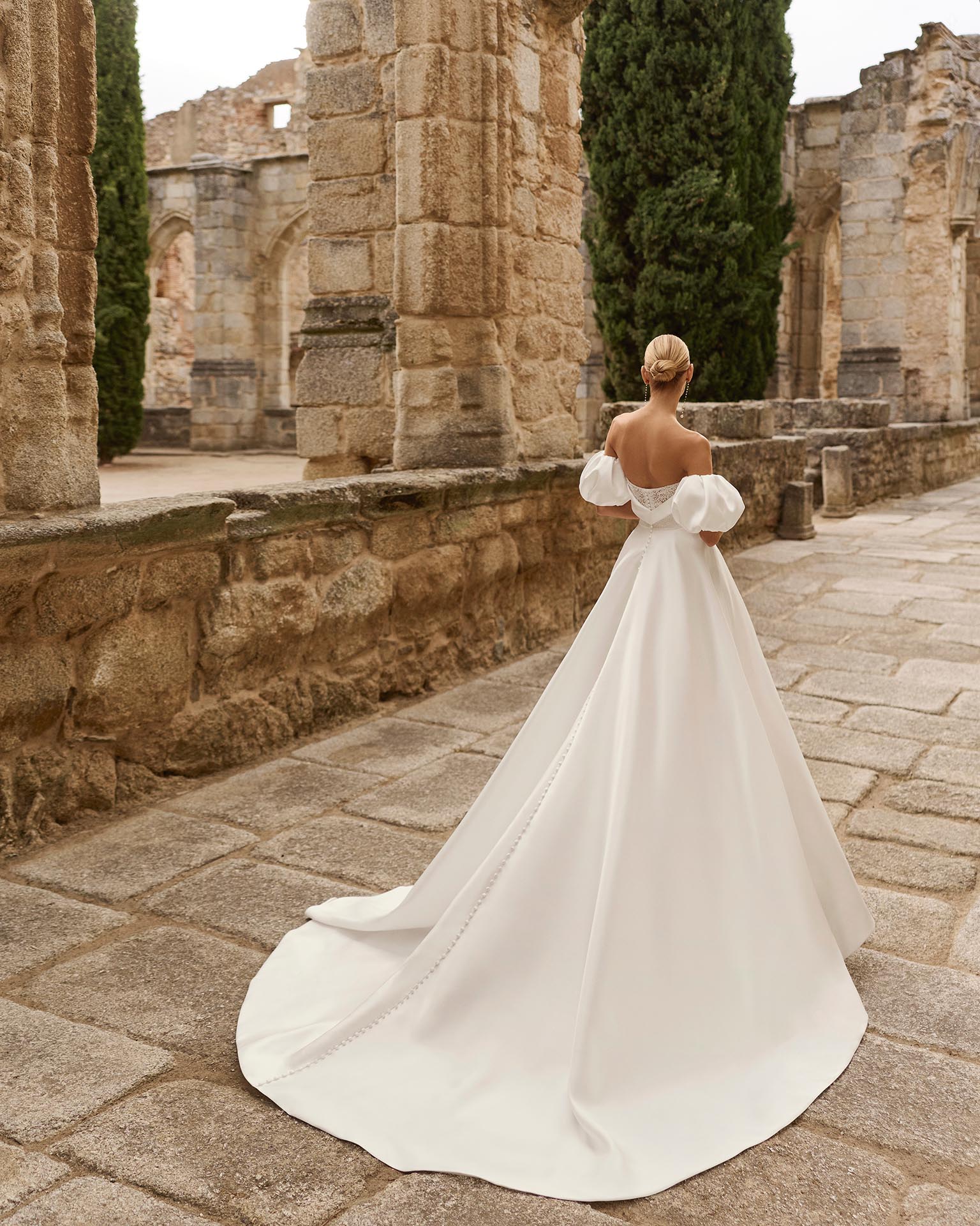 Vestido de novia en mikado 2N143 Pluton de Adriana Alier - Imagen 3