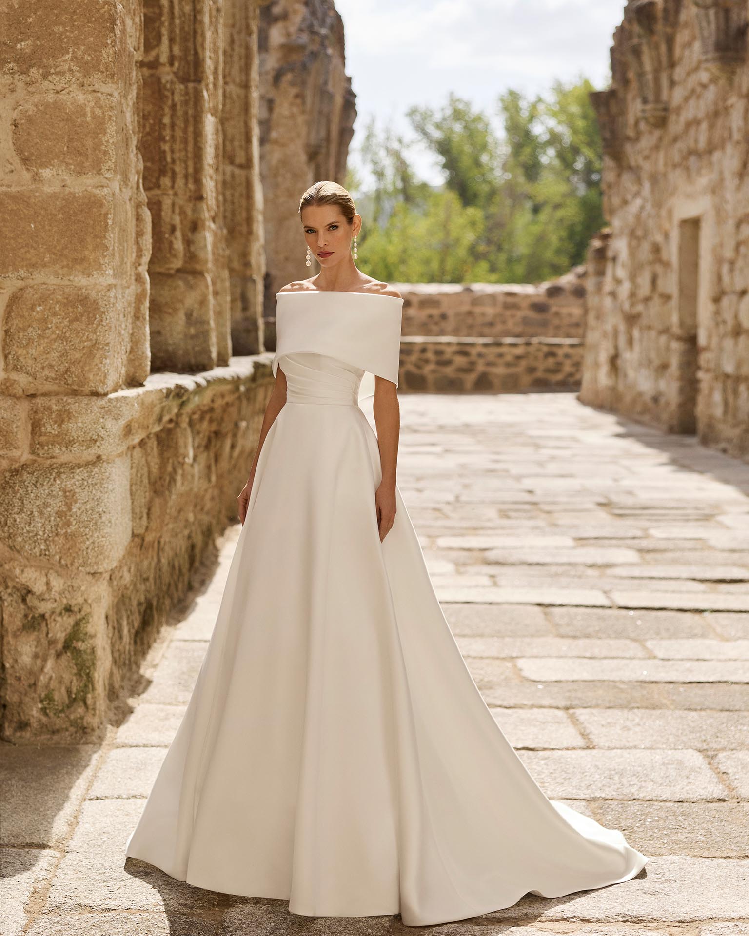 Vestido de novia de dos piezas mikado 2N151 Poppy de Adriana Alier