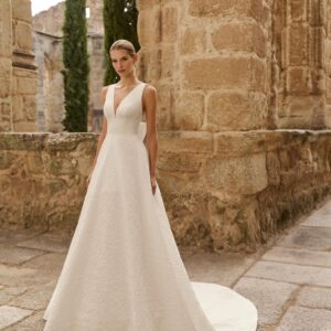 Vestido de novia en brocado gardenia 2N154 Potosí de Adriana Alier