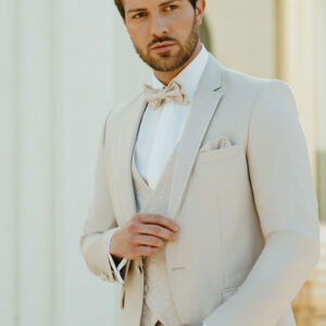 Traje de ceremonia 1132V230 Tudor beige de Arax Gazzo