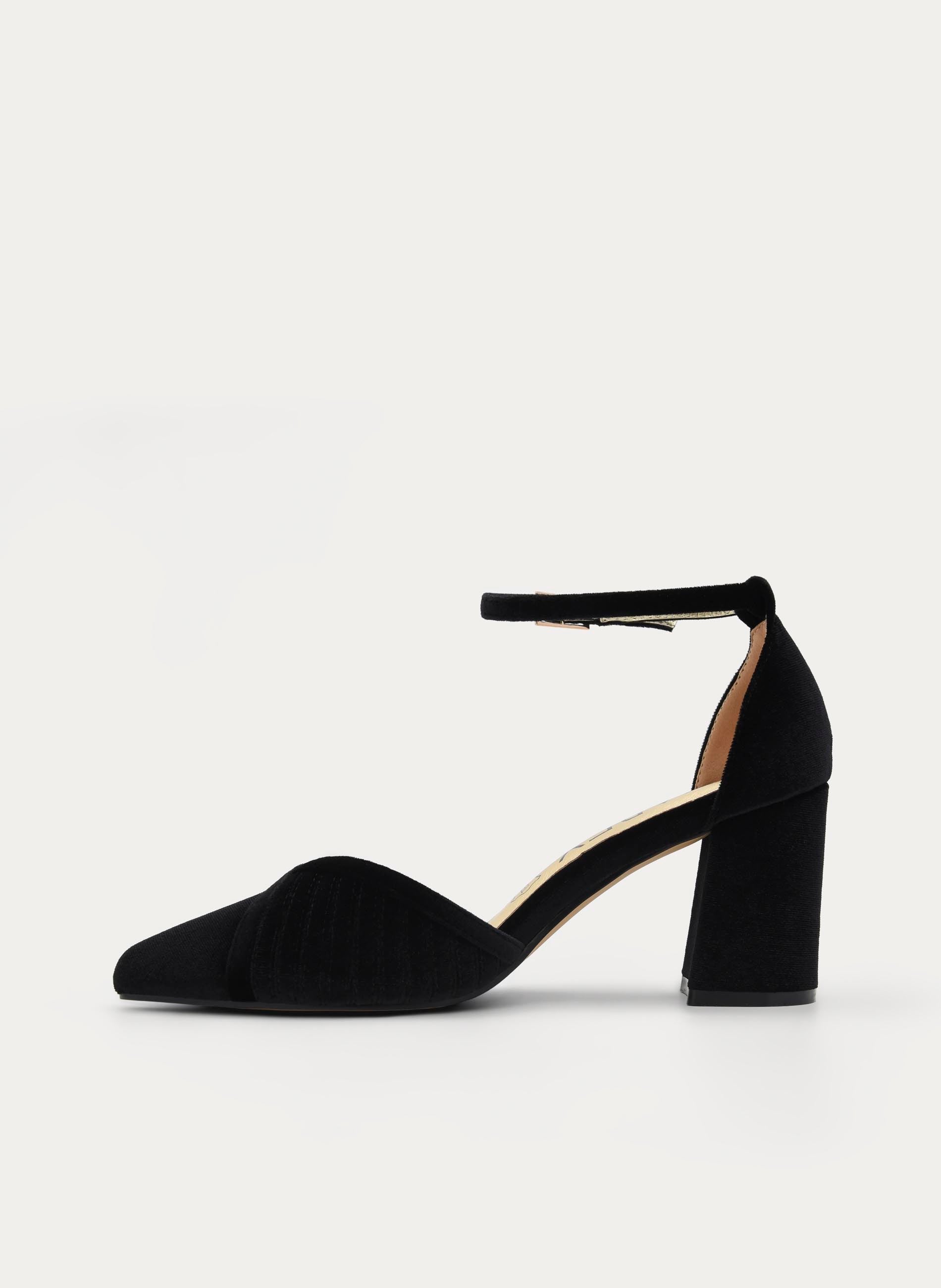 ZAPATOS DE SALÓN DE TERCIOPELO NEGRO CON CORREA - Imagen 5
