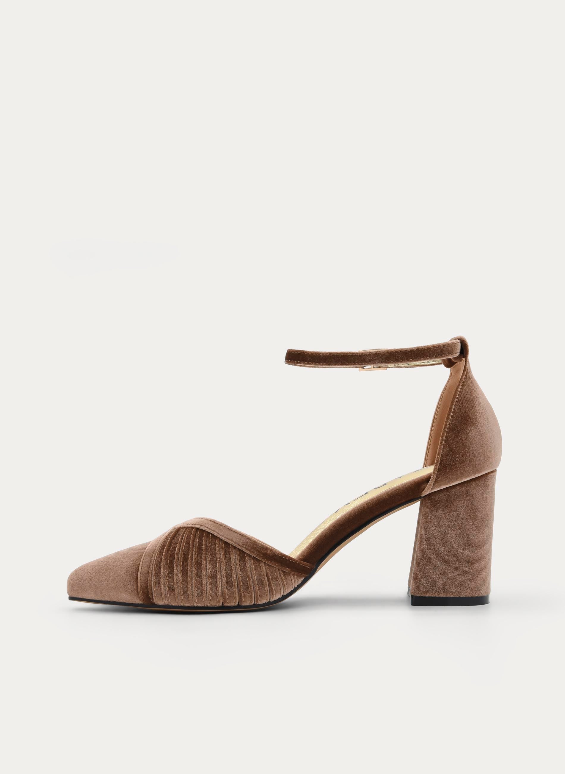 ZAPATOS DE SALÓN DE TERCIOPELO TAUPE CON CORREA - Imagen 5