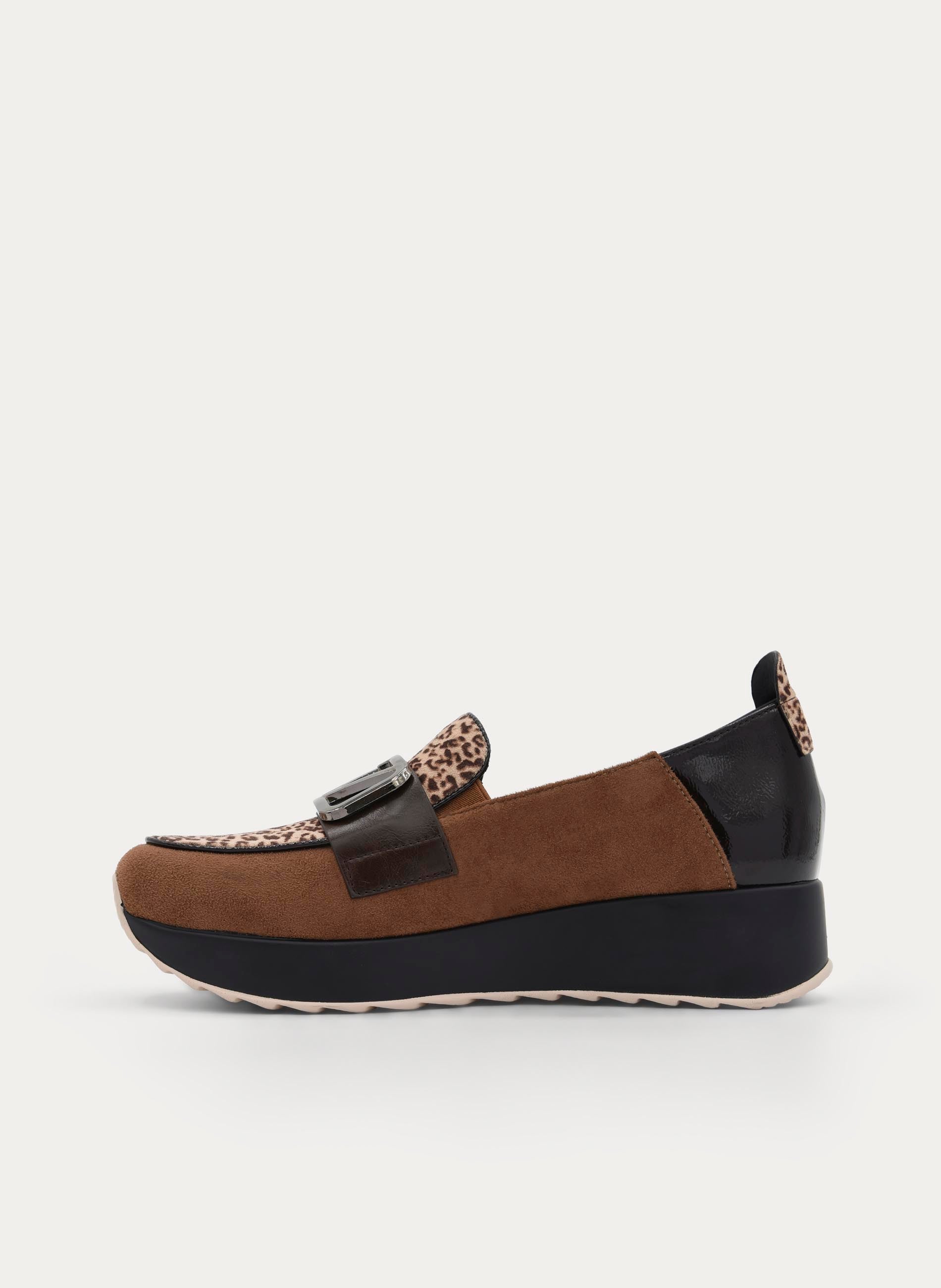 MOCASÍN MARRÓN LEOPARDO CUÑA ADORNO METÁLICO - Imagen 6