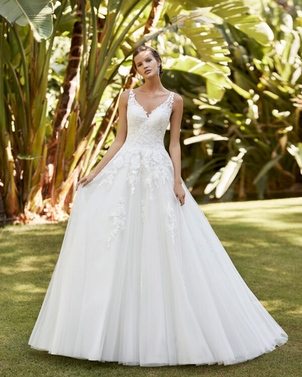 PRÓXIMA LLEGADA - Vestido de novia princesa tul 5N139 Zilia de Adriana Alier