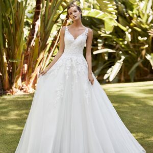 Vestido de novia tul encaje y pedrería 5N139 Zilia de Adriana Alier