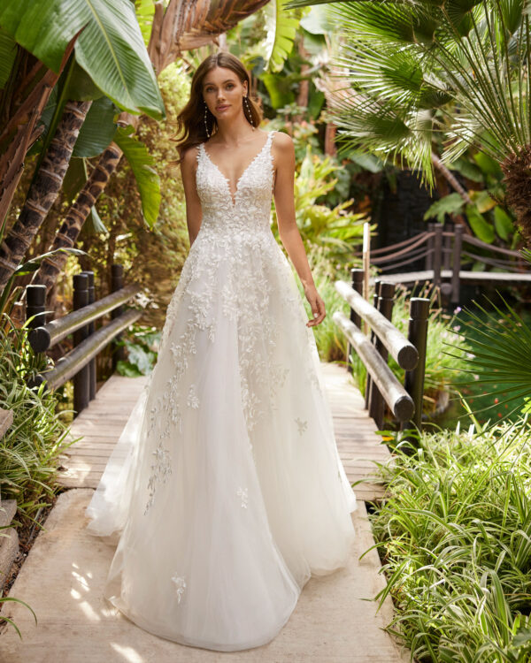 Vestido de novia corte A en tul y glitter 7N134 Herme de Adriana Alier