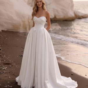 Vestido de novia princesa en satén A133 Blair de Bridal Aveline