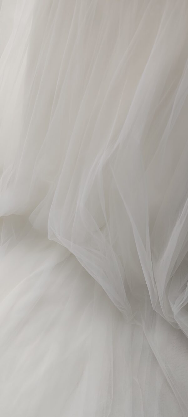 Vestido de novia largo en tul blanco con flores  1B155 Nadim de Alma Novia - Imagen 5