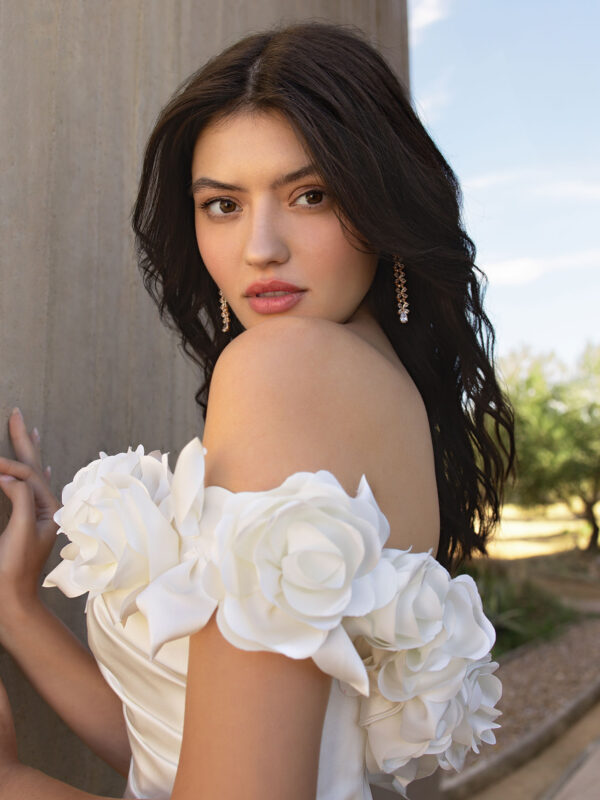 PRÓXIMA LLEGADA - Vestido de novia sirena flores L1151de Demetrios Bridal - Imagen 3