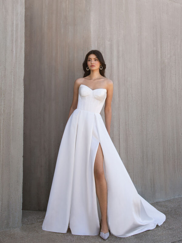 PRÓXIMA LLEGADA - Vestido de novia corte A clásico en satén L1154 de Demetrios Bridal