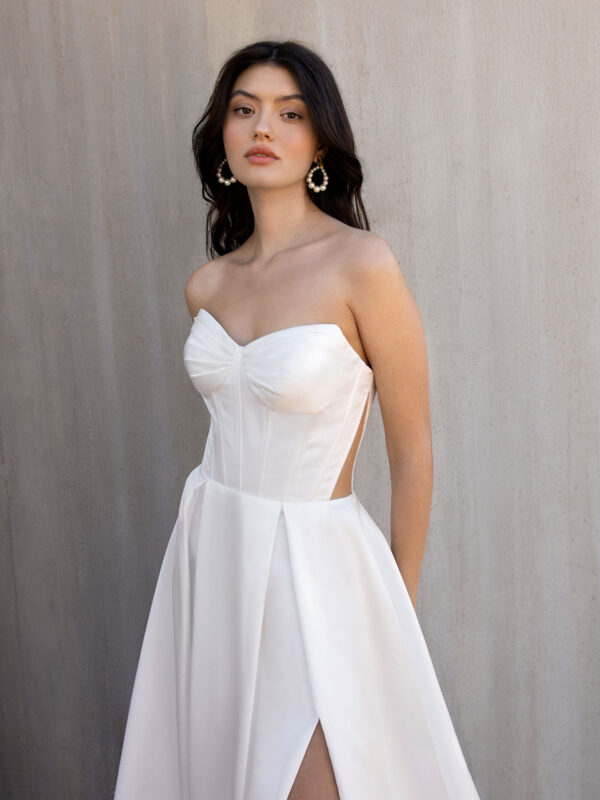 PRÓXIMA LLEGADA - Vestido de novia corte A clásico en satén L1154 de Demetrios Bridal - Imagen 3