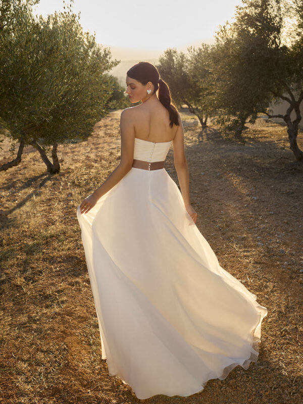 PRÓXIMA LLEGADA - Vestido de novia corte A y escote corazón  L1172 de Demetrios Bridal - Imagen 3