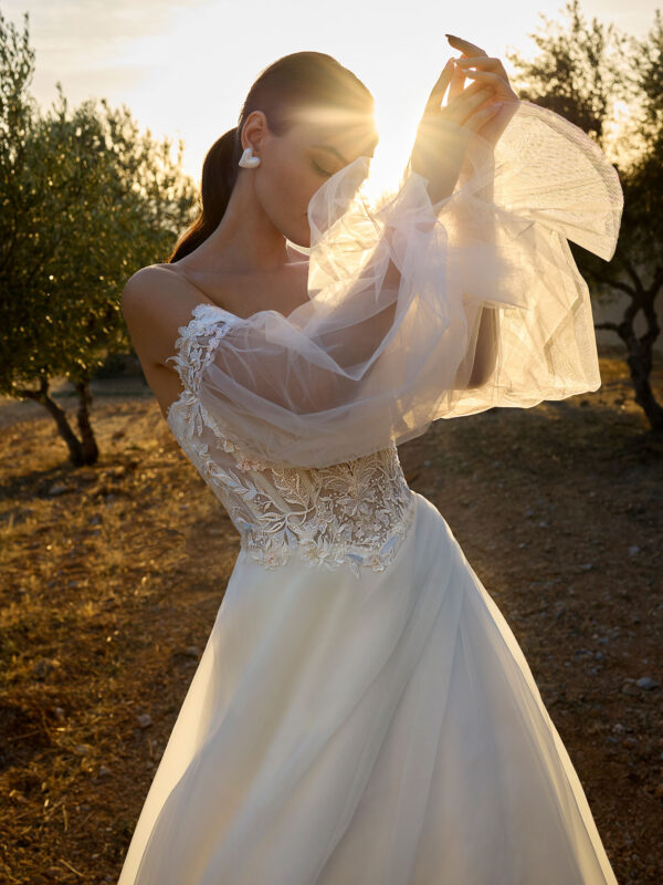 PRÓXIMA LLEGADA - Vestido de novia en falda tul y corsé L1175 de Demetrios Bridal - Imagen 3