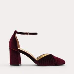 ZAPATOS DE SALÓN DE TERCIOPELO BURDEOS CON CORREA