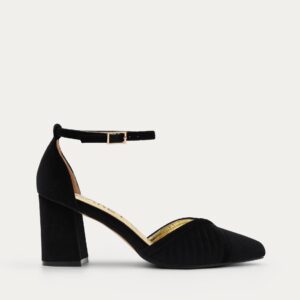ZAPATOS DE SALÓN DE TERCIOPELO NEGRO CON CORREA
