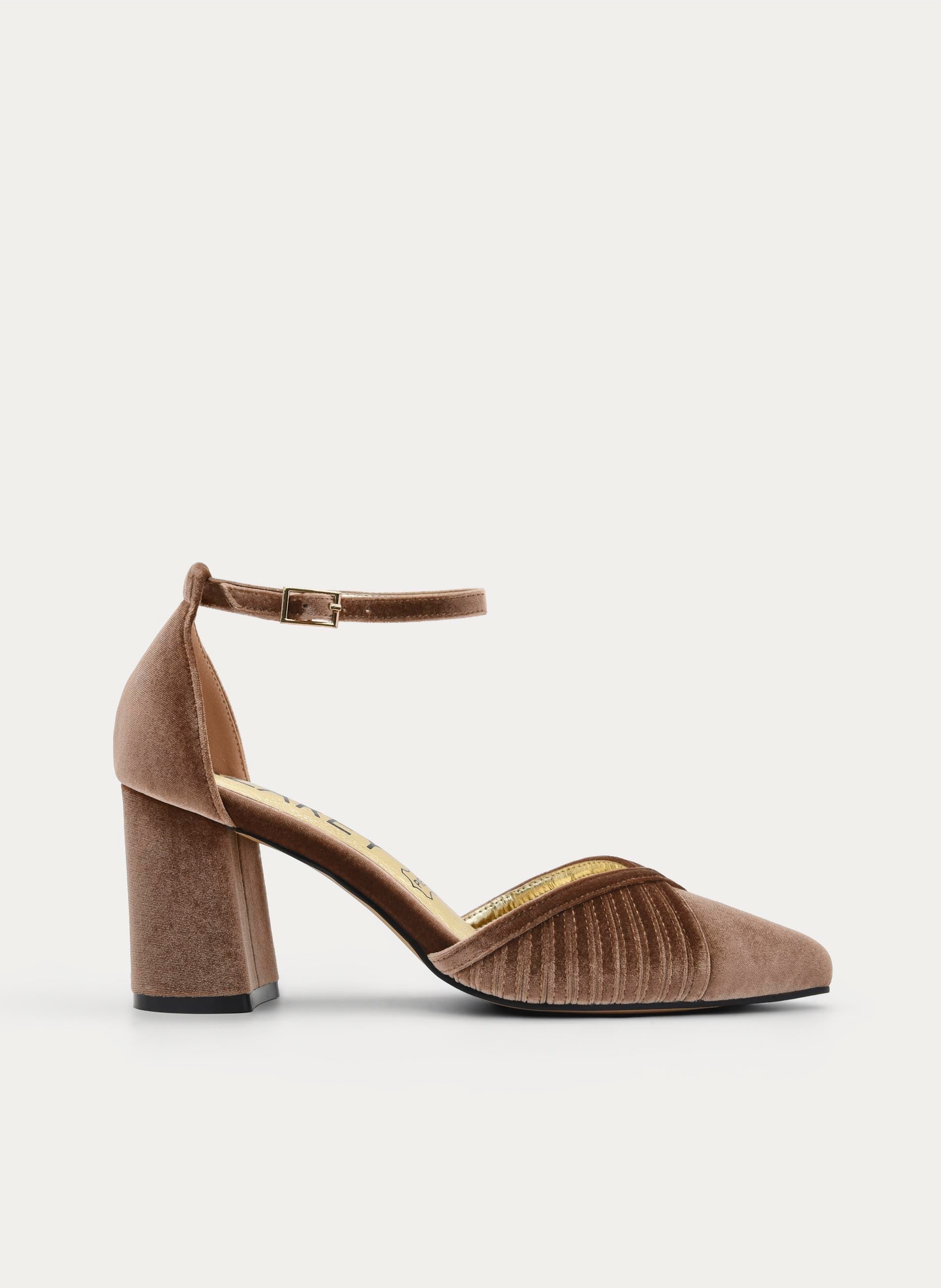 ZAPATOS DE SALÓN DE TERCIOPELO TAUPE CON CORREA