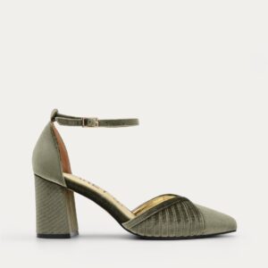 ZAPATOS DE SALÓN DE TERCIOPELO VERDE CON CORREA