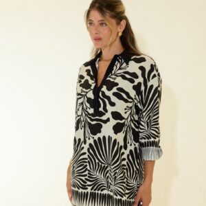 Vestido corto estampado con escote en V 260120 de Scripta